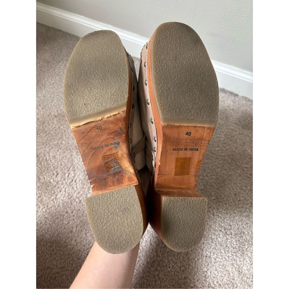 Free People Calabasas Tan Gray Chunky boho clogs Heels Studded - Picture 4 of 9